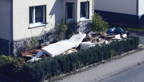Yard Junk Removal in Newark