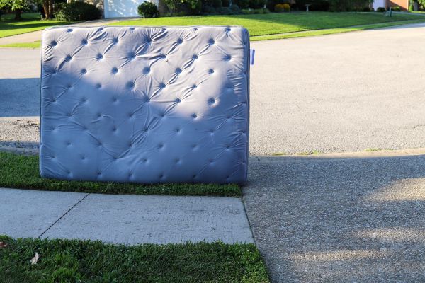 Mattress Removal Service in Newark
