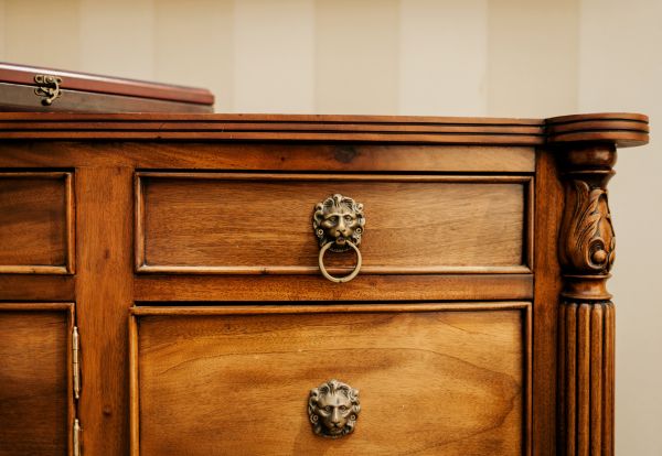 Dresser Disposal in Newark